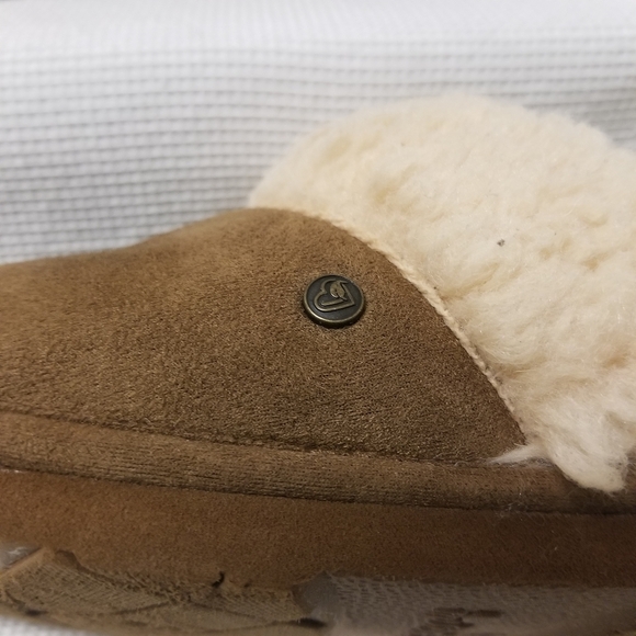 BEARPAW Slippers - Picture 6 of 7